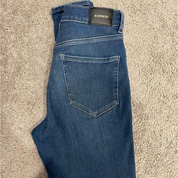 Express jeans size 2- gently used - Picture 1 of 2